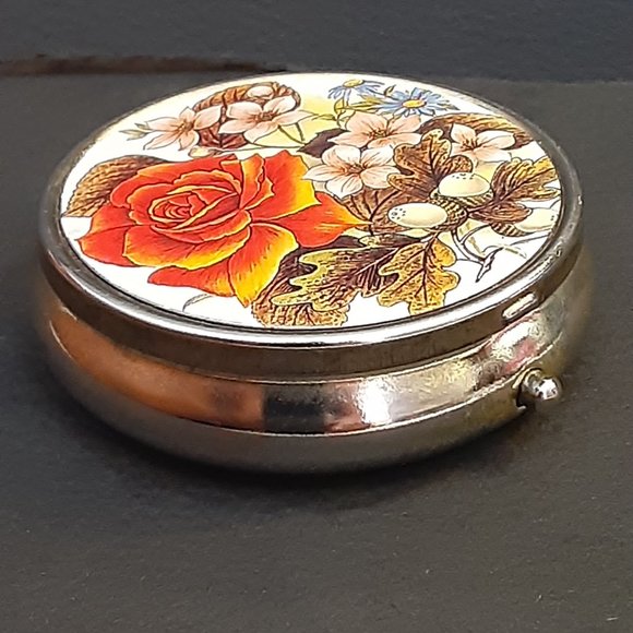 vintage floral motif autumn design 1970's pill box - Picture 2 of 5